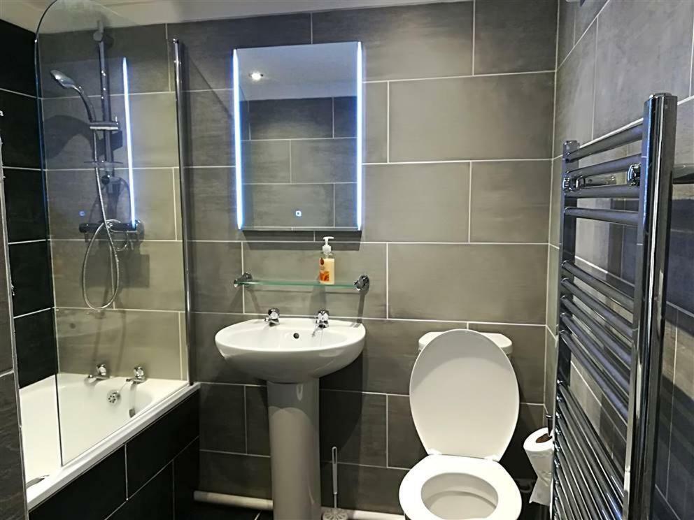 2 Bedroom Modern Apartment, Uplands, Swansea Esterno foto